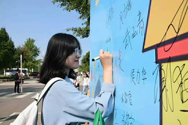 张雪峰大胆预测：未来前景最好的4个专业学生可以放心报考！(图2)